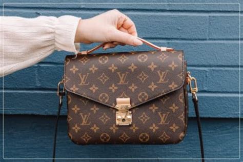 Comment repérer une contrefaçon Louis Vuitton 